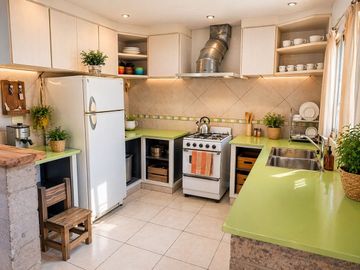 Venta de casa con terreno de 1100m2 en Del Viso
