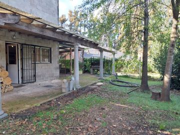 Venta de casa con terreno de 1100m2 en Del Viso
