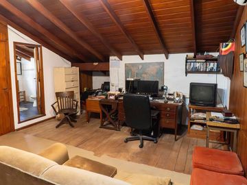 Venta CASA excelente ubicación 3/4 Dorm gran Lote