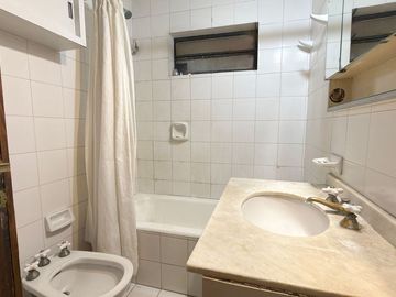 Venta CASA excelente ubicación 3/4 Dorm gran Lote