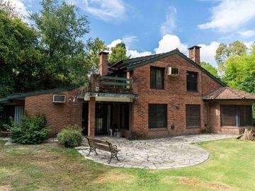 Venta CASA excelente ubicación 3/4 Dorm gran Lote