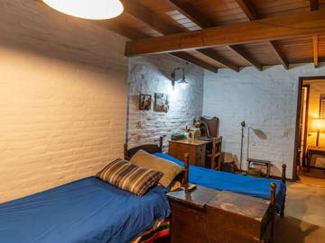 Venta CASA excelente ubicación 3/4 Dorm gran Lote