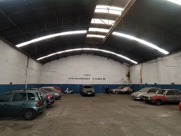 Estacionamiento 40 cocheras + 2 deptos Oportunidad