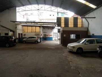 Estacionamiento 40 cocheras + 2 deptos Oportunidad