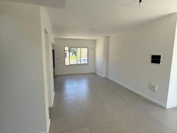 CASA A ESTRENAR GALERIA JARDIN LA ANGELICA