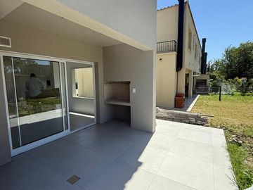CASA A ESTRENAR GALERIA JARDIN LA ANGELICA