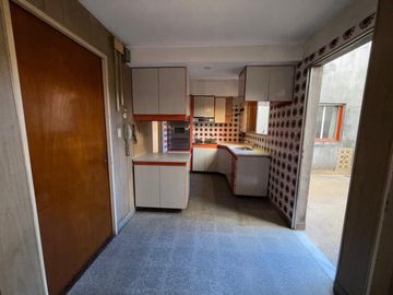 DEPARTAMENTO 3AMB C/DEPENDENCIA Y PATIO
