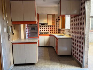 DEPARTAMENTO 3AMB C/DEPENDENCIA Y PATIO