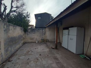 CASA + DEPTO EN VENTA VILLA DE MAYO, MALVINAS ARG.