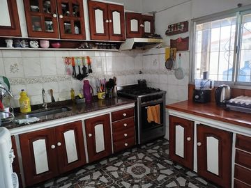 CASA + DEPTO EN VENTA VILLA DE MAYO, MALVINAS ARG.