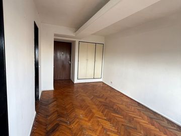 Monoambiente 7° piso apto crédito Liniers