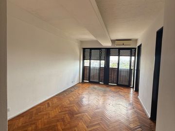 Monoambiente 7° piso apto crédito Liniers