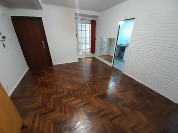 MONOAMBIENTE EN PLANTA BAJA APTO PROFESIONAL