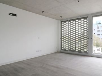 Monoambiente con balcón francés a estrenar