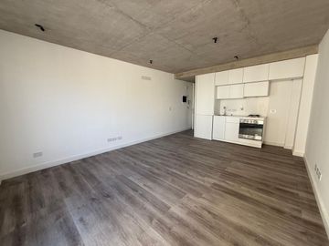 Monoambiente con balcón francés a estrenar