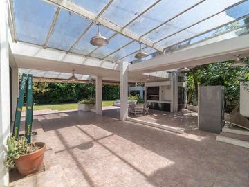 Vende Casa lote propio 5 amb - 1240m2 terreno