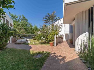 Vende Casa lote propio 5 amb - 1240m2 terreno