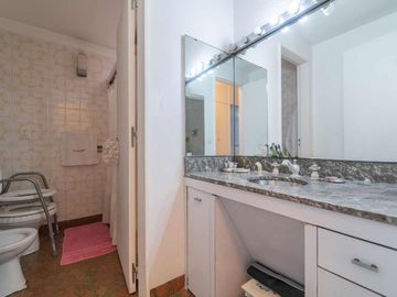 Vende Casa lote propio 5 amb - 1240m2 terreno