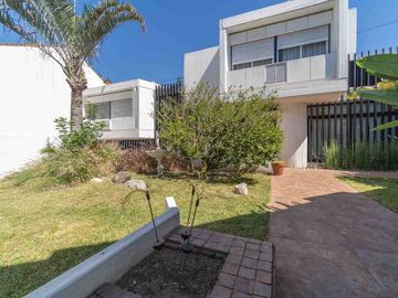 Vende Casa lote propio 5 amb - 1240m2 terreno