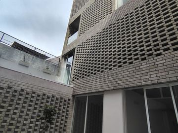 Dpto, 2 ambientes en PB con un amplio patio propio