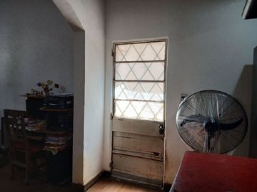 Venta de casa 5 ambientes-Cocheras- Apto crédito