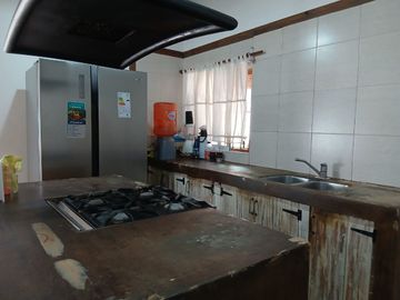 Venta de casa 5 ambientes-Cocheras- Apto crédito