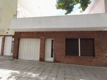 Casa en lote de 8.66 x 13