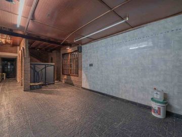 Chalet: Lote propio en 2 plantas, mataderos