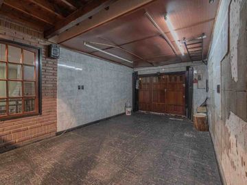Chalet: Lote propio en 2 plantas, mataderos