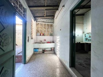 Venta casa 6 amb patio galpón cochera Villa Raffo