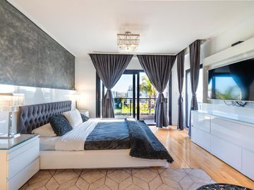 ALQUILER IMPONENTE CASA AMOBLADA EL YACHT NORDELTA
