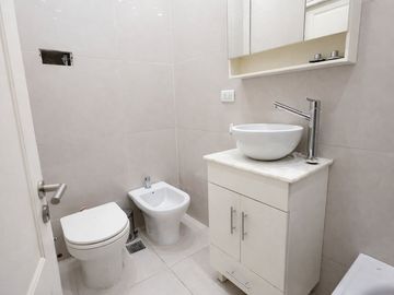 Casa en venta 3 amb con cochera PB Olivos