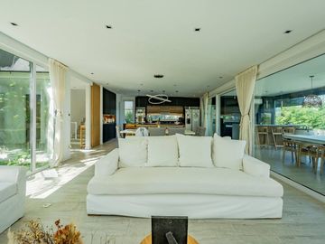 CASA A LA LAGUNA EN COSTAS - PUERTOS DEL LAGO