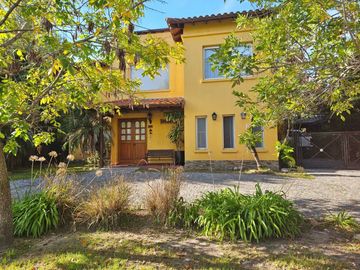 Venta Casa Apta Crédito Santa Catalina 4 Dorm.