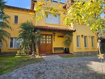 Venta Casa Apta Crédito Santa Catalina 4 Dorm.