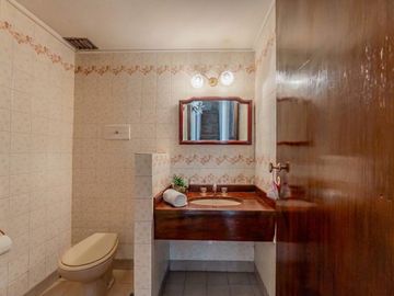 Venta Casa 4 ambientes, Olivos c/ pileta y cochera