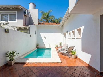 Venta Casa 4 ambientes, Olivos c/ pileta y cochera