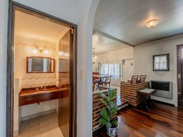 Venta Casa 4 ambientes, Olivos c/ pileta y cochera