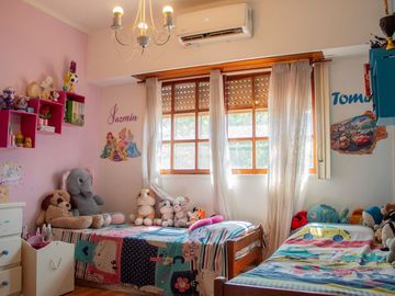 VENTA DUPLEX 3 AMB. y PLAYROOM. HERMOSO!! CASTELAR