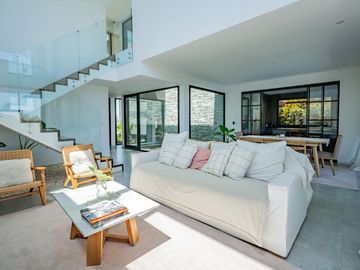 VENTA DE CASA EN COSTAS - PUERTOS DEL LAGO