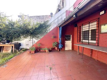 Venta casa local 3 amb jardín terraza Ramos Mejía