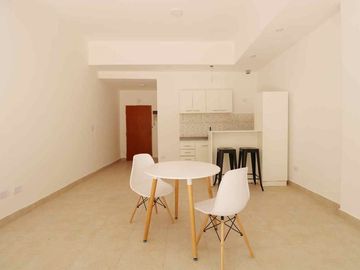 Venta Monoambiente divisible con patio, a estrenar