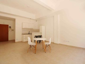 Venta Monoambiente divisible con patio, a estrenar