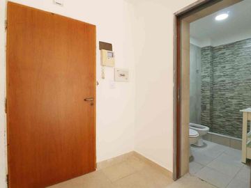 Venta Monoambiente divisible con patio, a estrenar