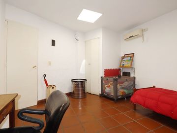 ESPECTACULAR CASA CON QUINCHO Y PILETA EN MORENO