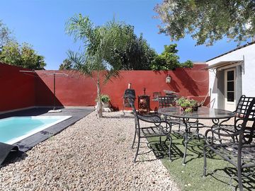 ESPECTACULAR CASA CON QUINCHO Y PILETA EN MORENO