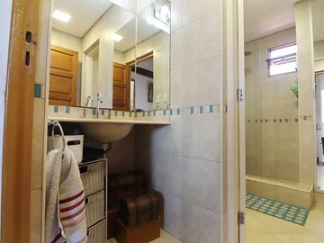 ESPECTACULAR CASA CON QUINCHO Y PILETA EN MORENO
