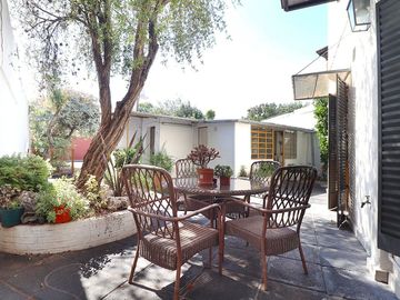 ESPECTACULAR CASA CON QUINCHO Y PILETA EN MORENO