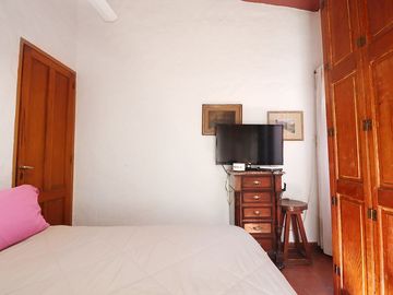 ESPECTACULAR CASA CON QUINCHO Y PILETA EN MORENO