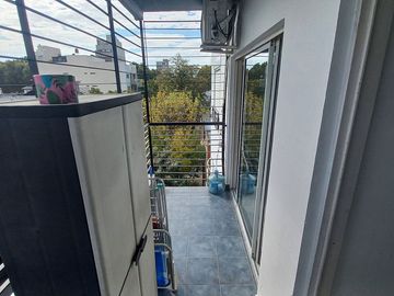 VENTA DEPTO 2 AMB VILLA GRAL MITRE FRENTE BALCÓN